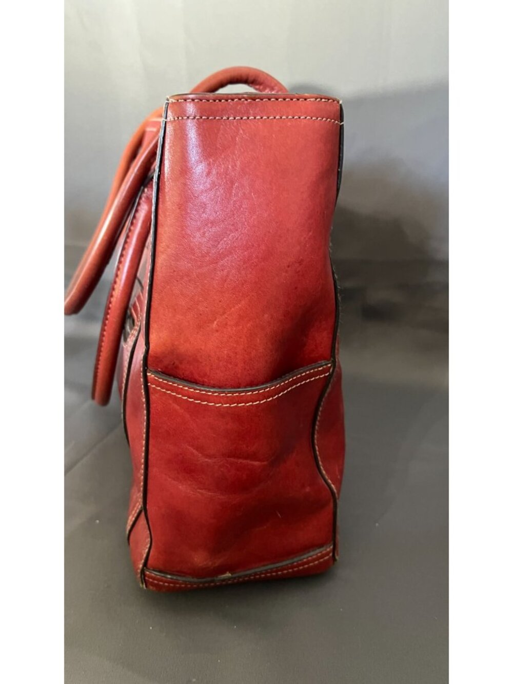 Fossil Red Leather Tote Bag W/ Key Charm & Dual Straps - Picture 8 of 16